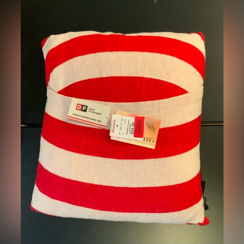 Decorative pillow